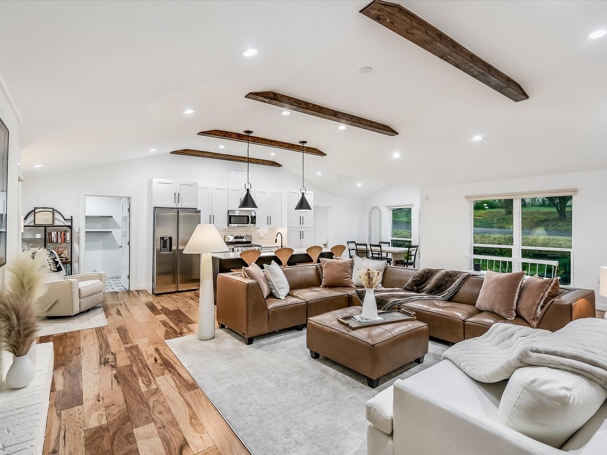 3500 Santa Monica DR