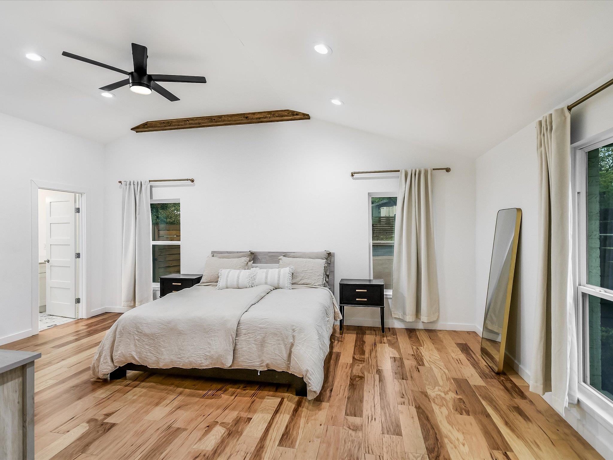3500 Santa Monica DR