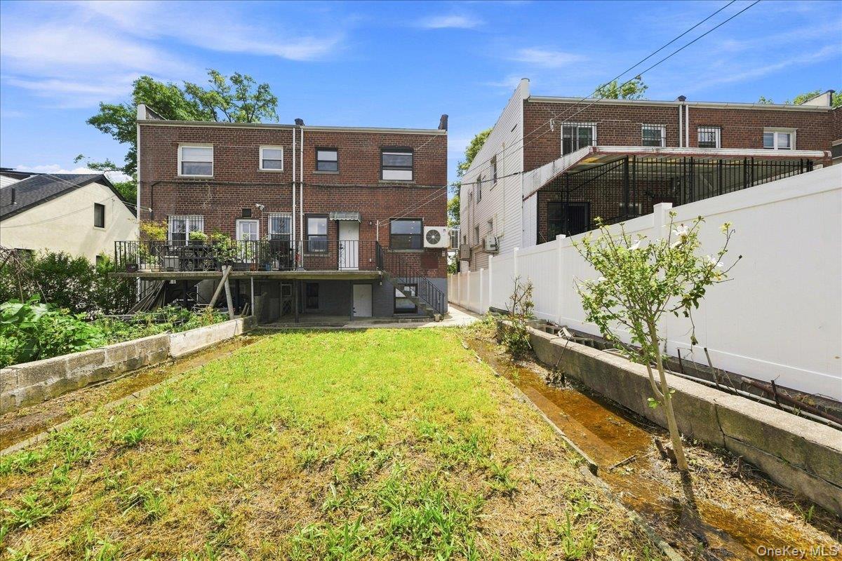 1463 Pelham Parkway N