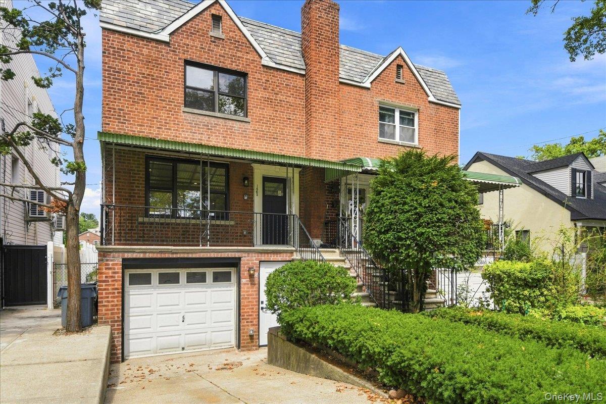 1463 Pelham Parkway N
