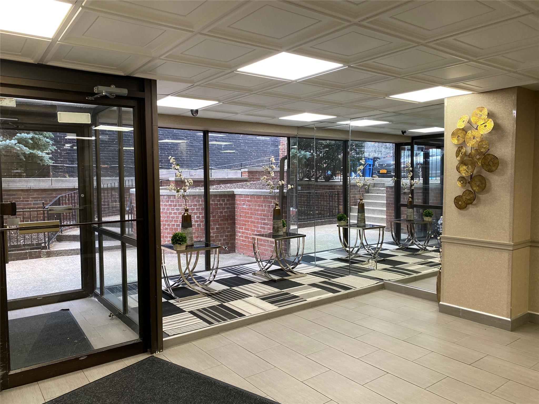 1725 Edison Avenue Unit: 2D