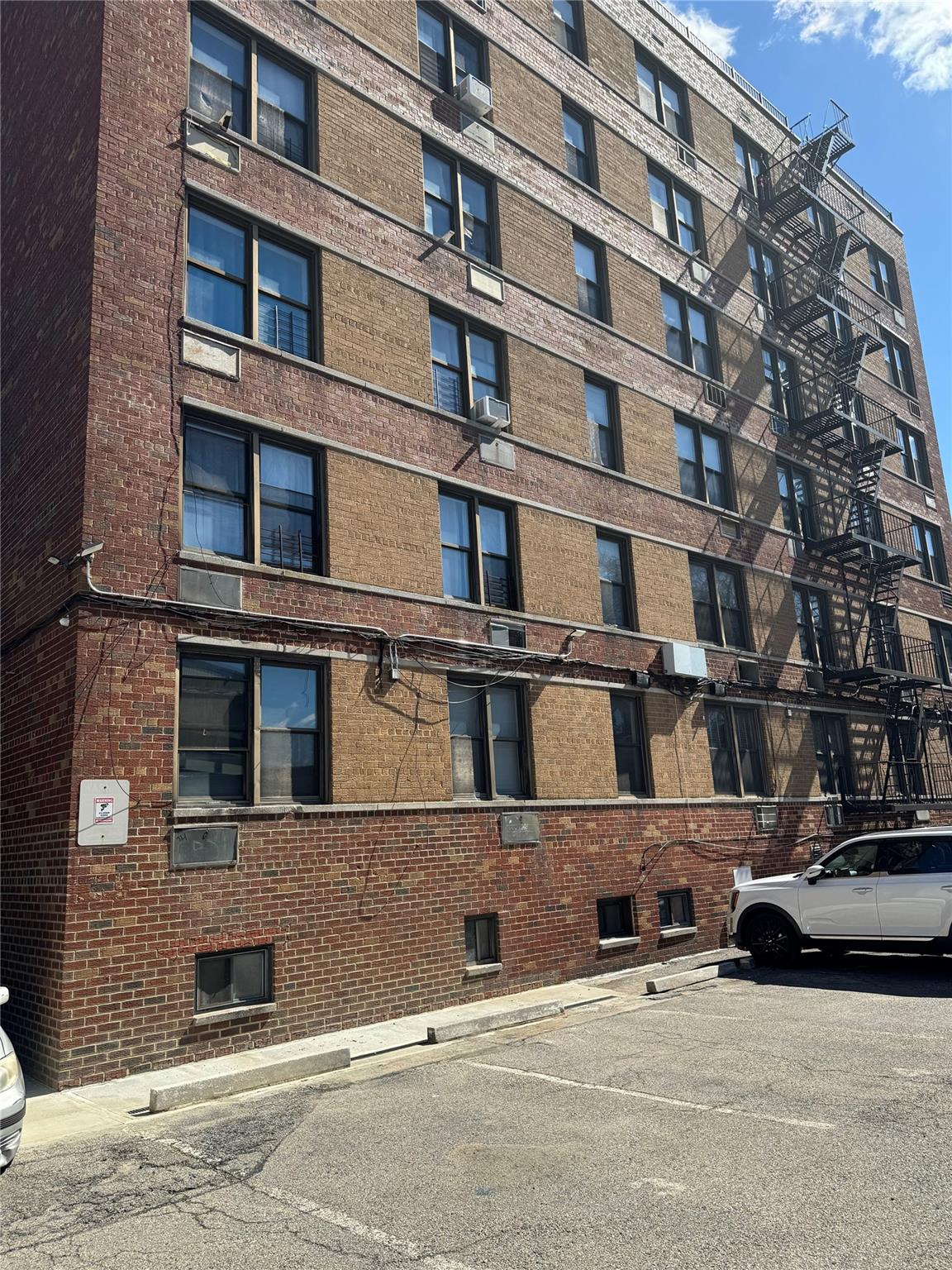 1725 Edison Avenue Unit: 2D