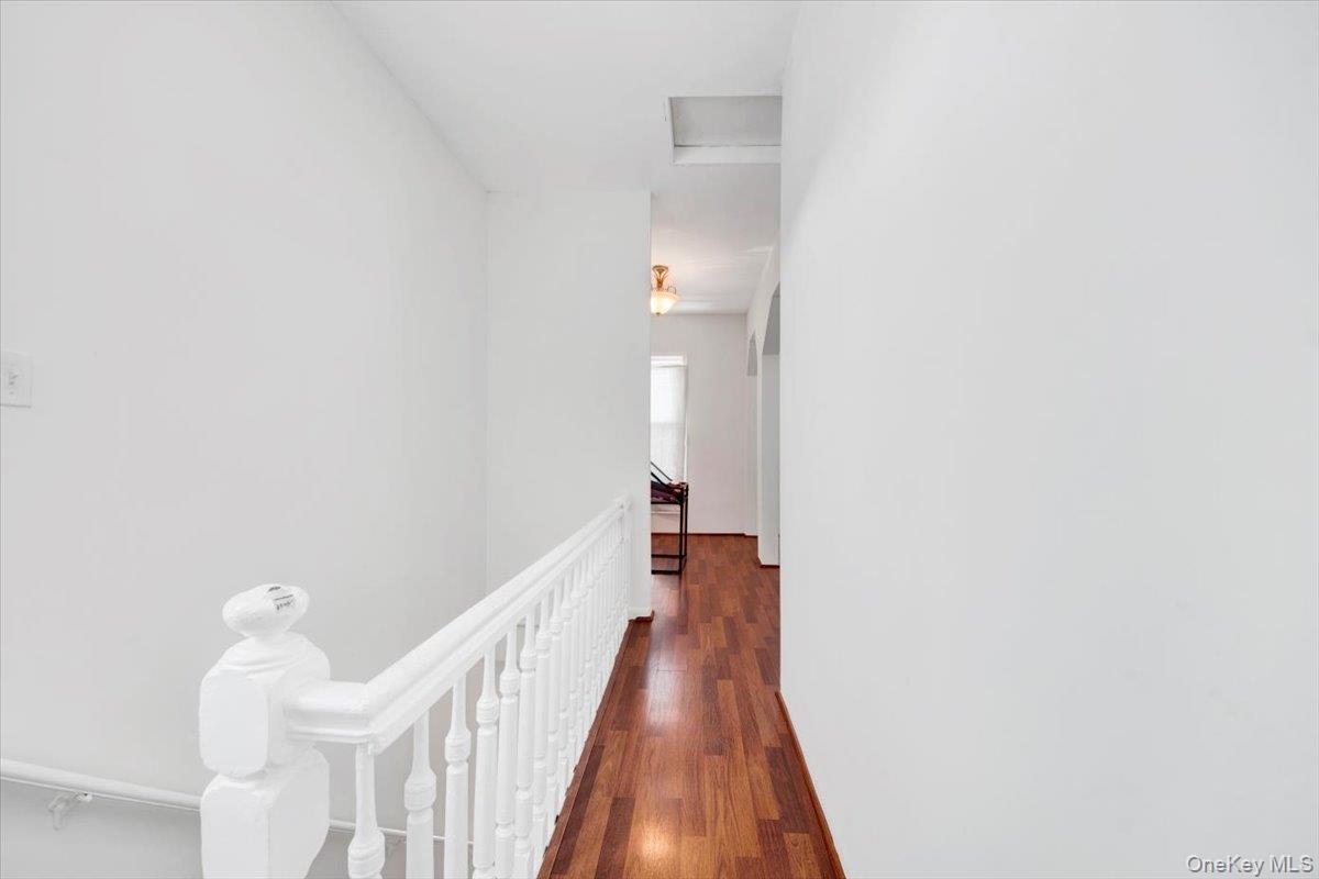 1573 Hollywood Avenue