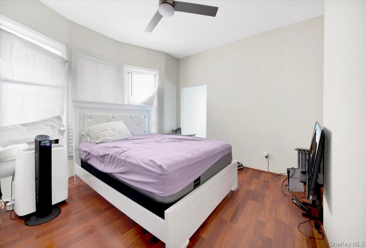 1573 Hollywood Avenue