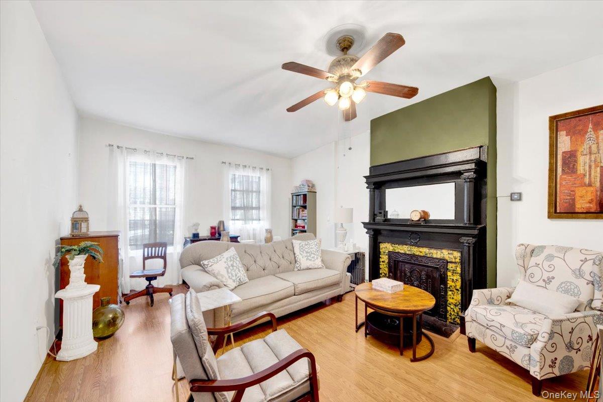 1573 Hollywood Avenue