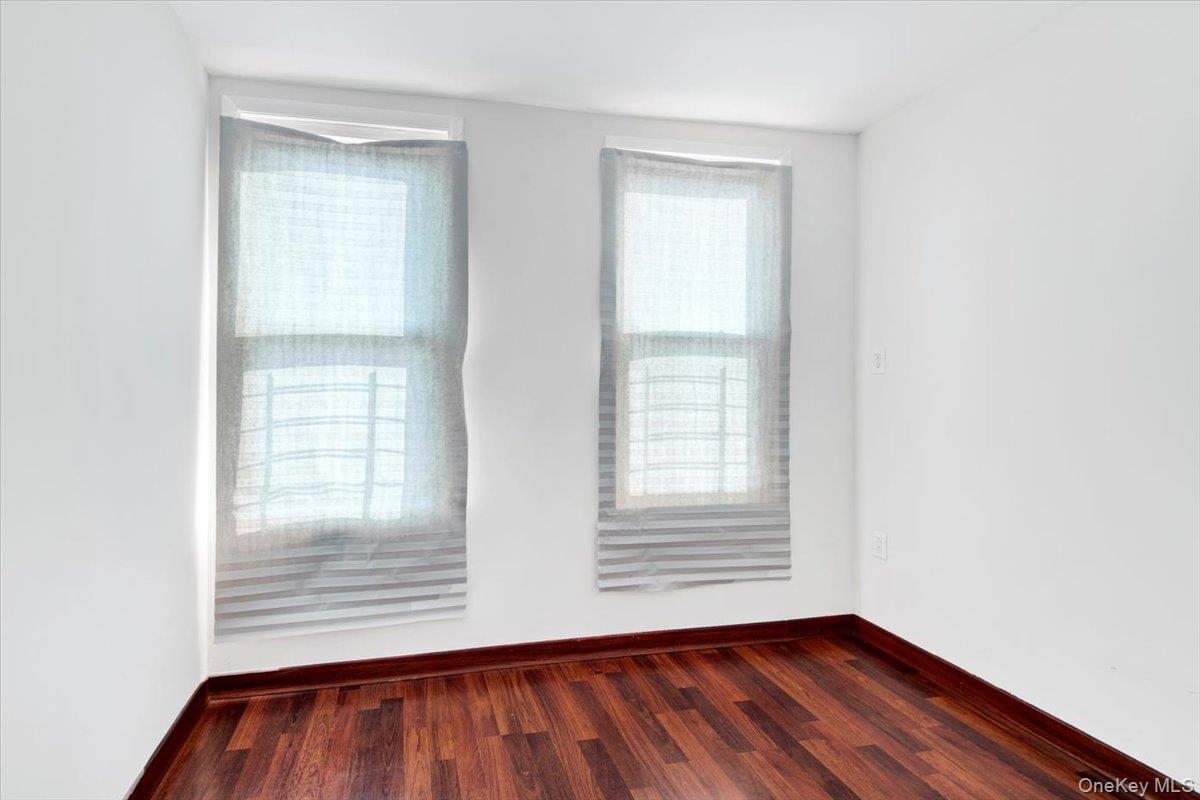 1573 Hollywood Avenue