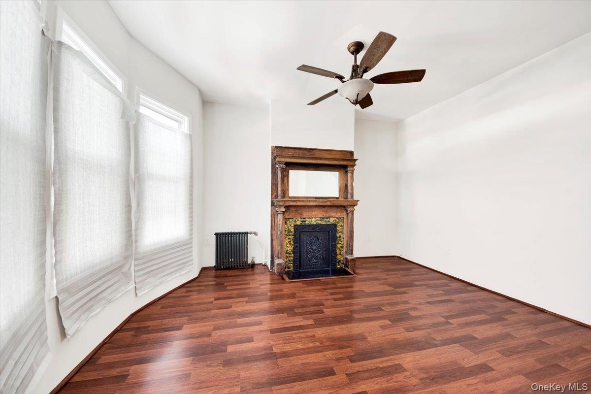 1573 Hollywood Avenue