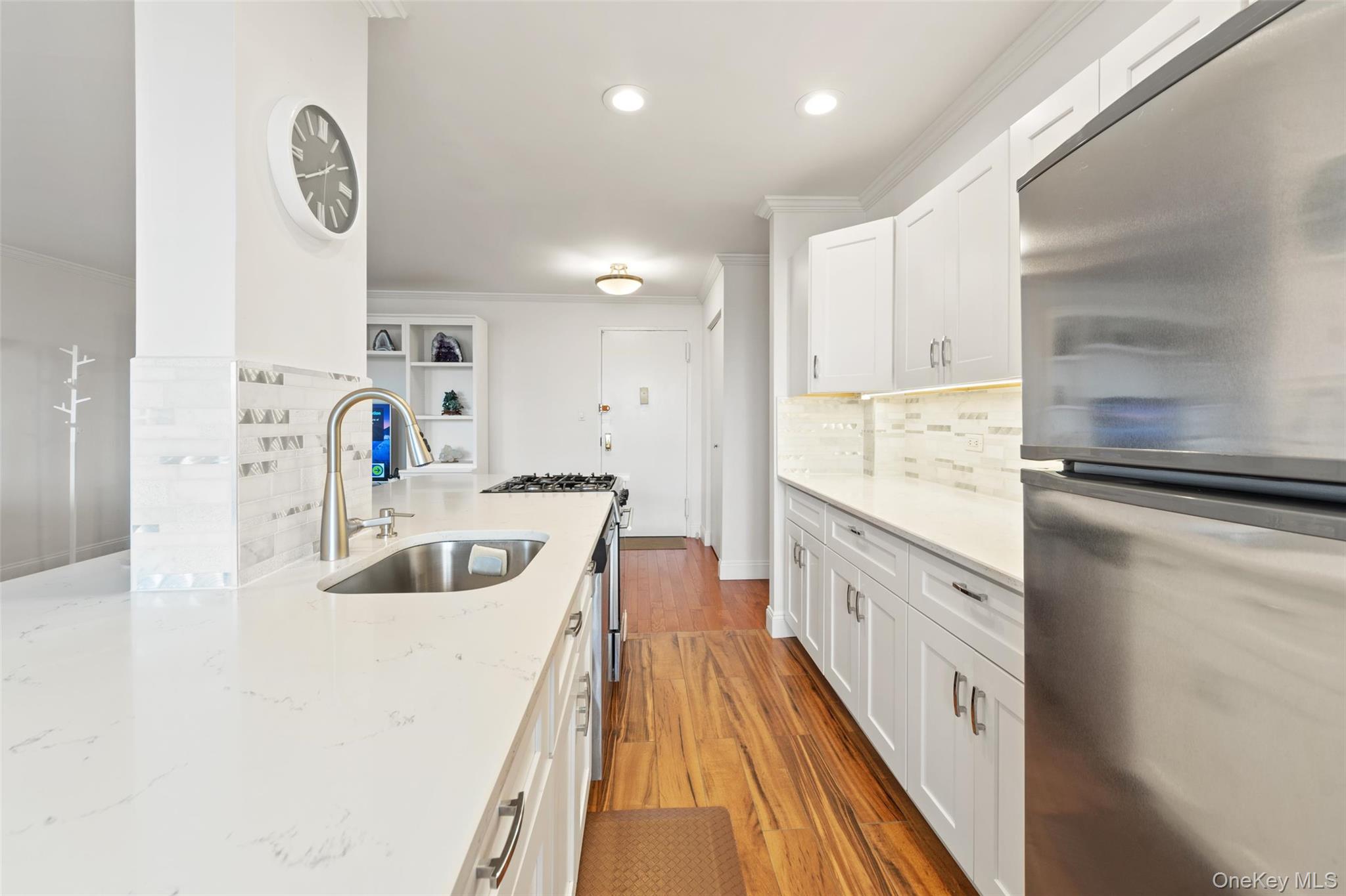 1874 Pelham Parkway South Unit: 6M