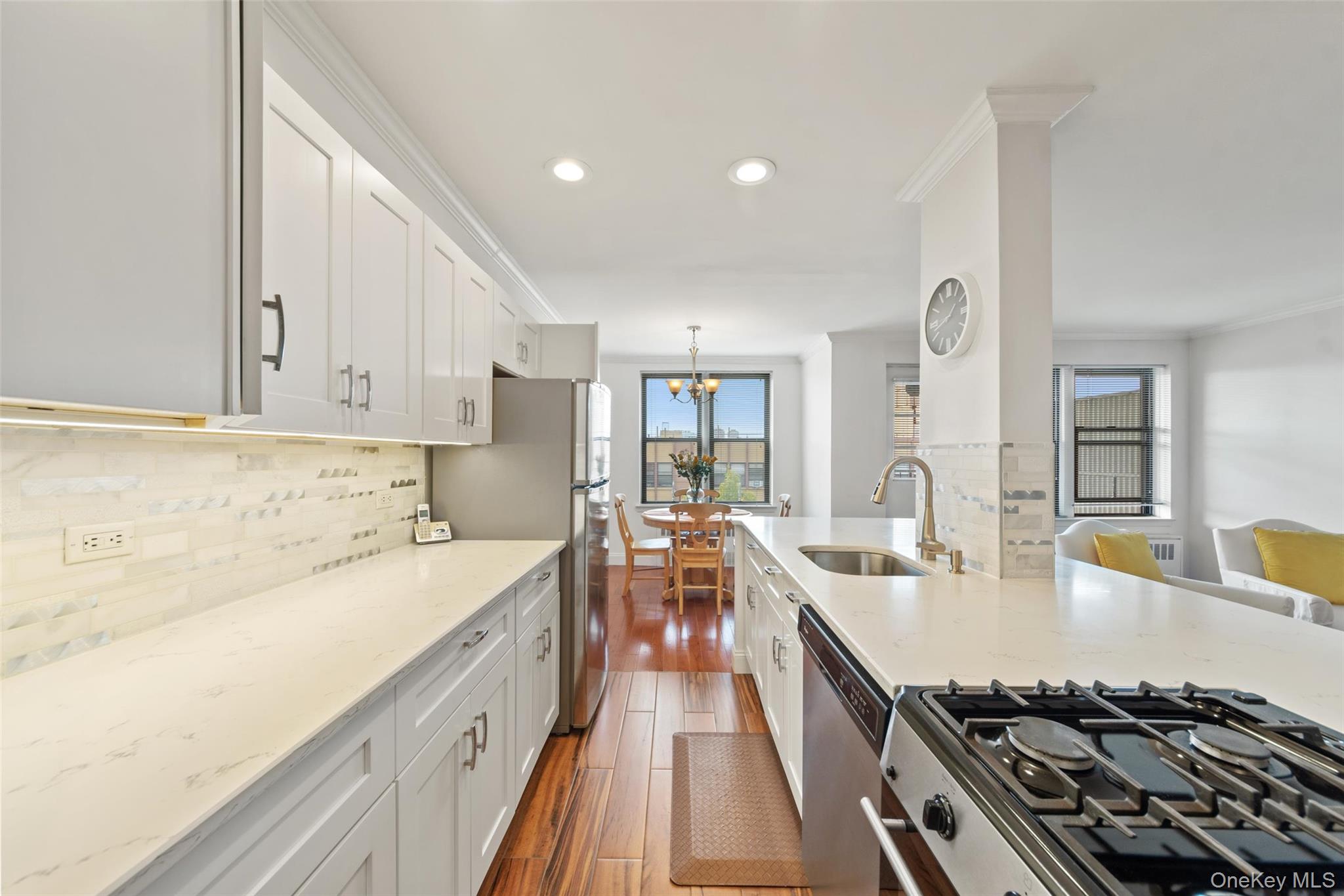 1874 Pelham Parkway South Unit: 6M