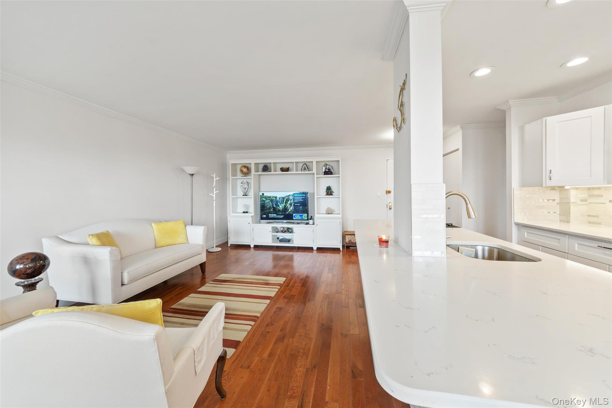 1874 Pelham Parkway South Unit: 6M