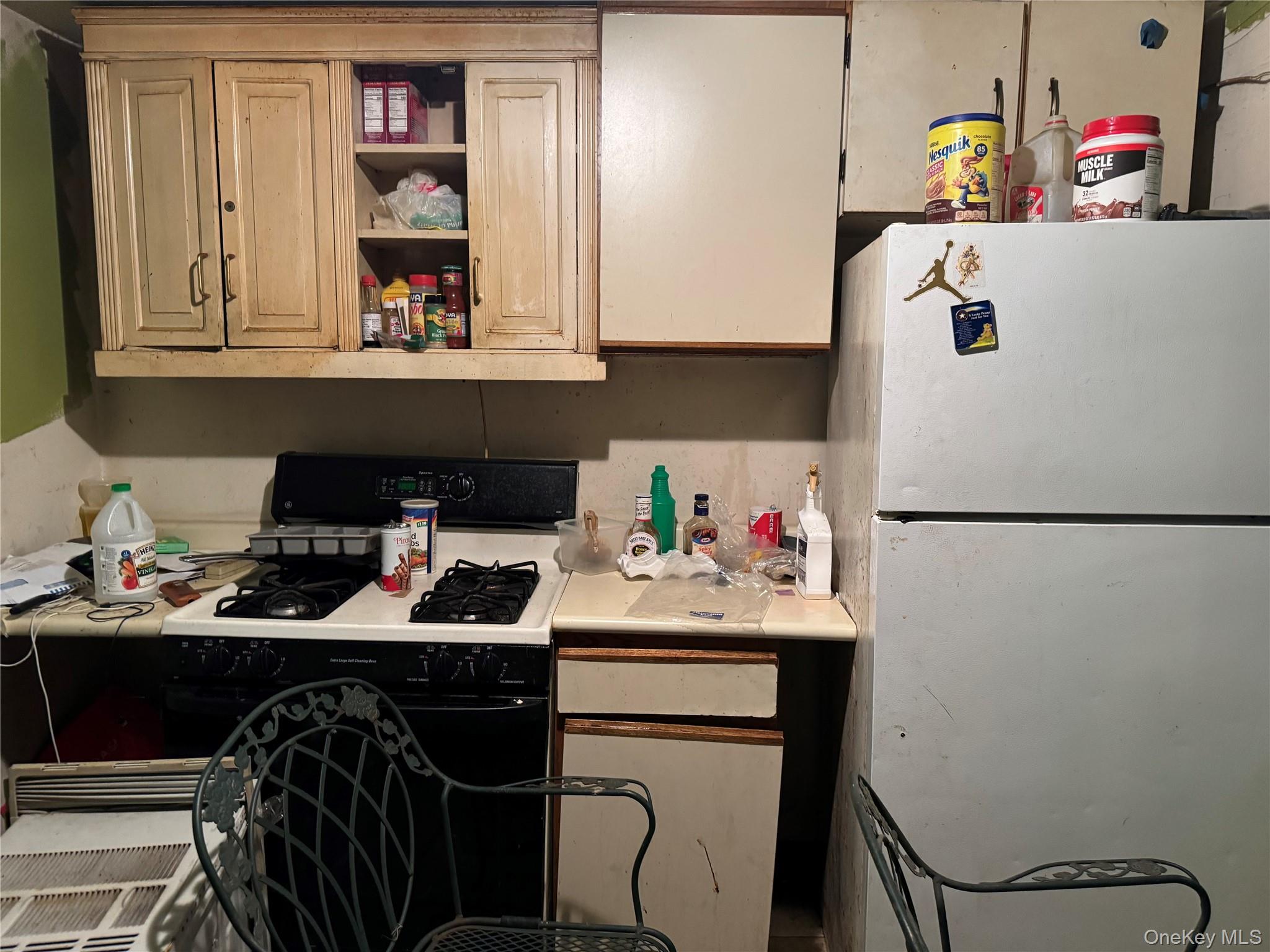 728 Bartholdi Street