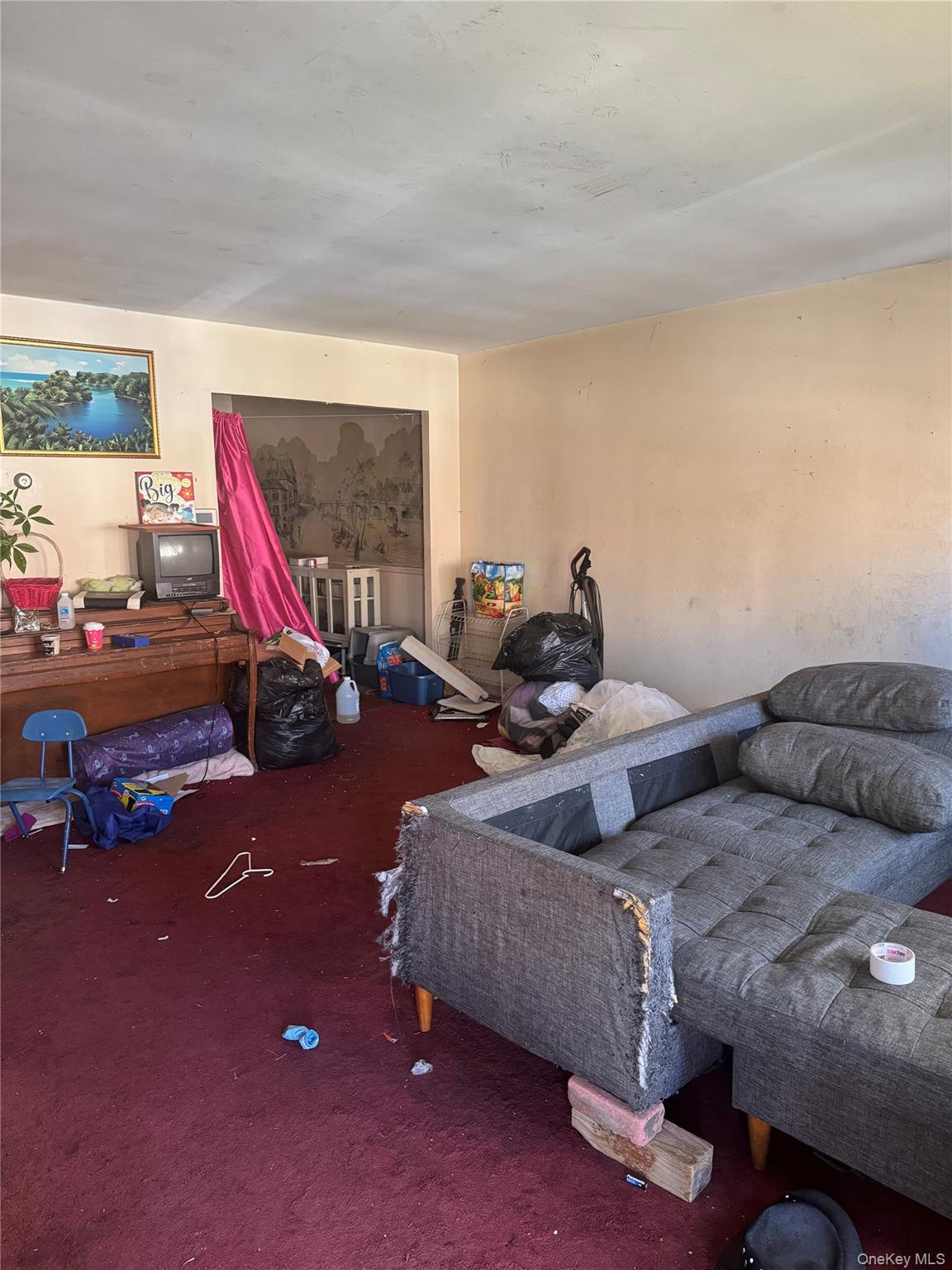 728 Bartholdi Street