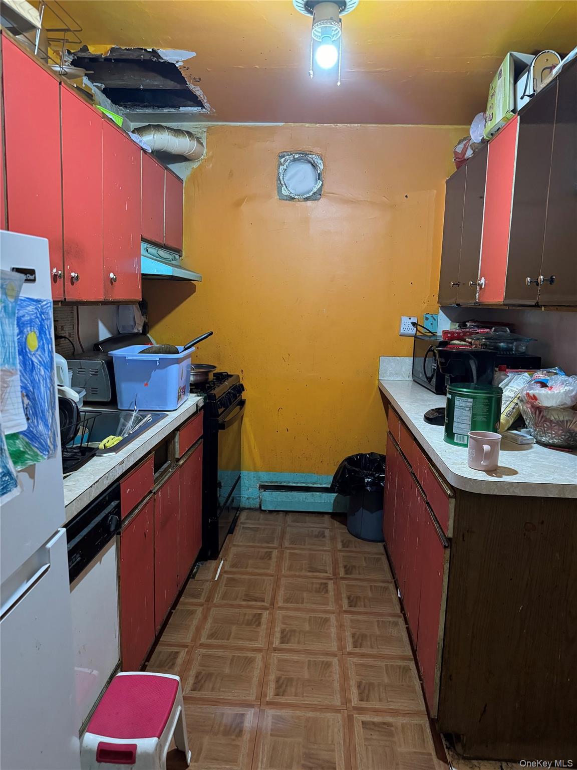 728 Bartholdi Street