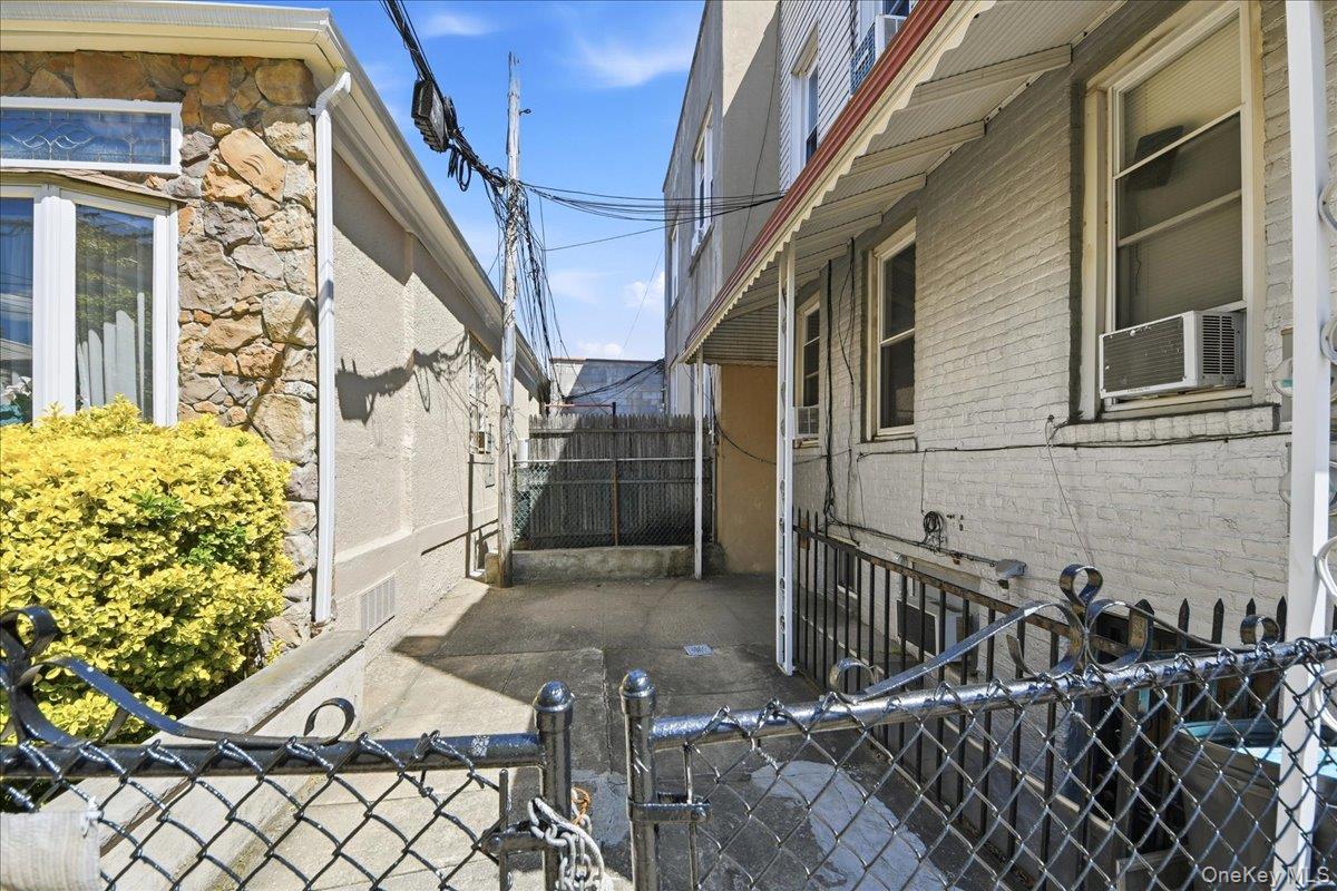 2875 Buhre Avenue