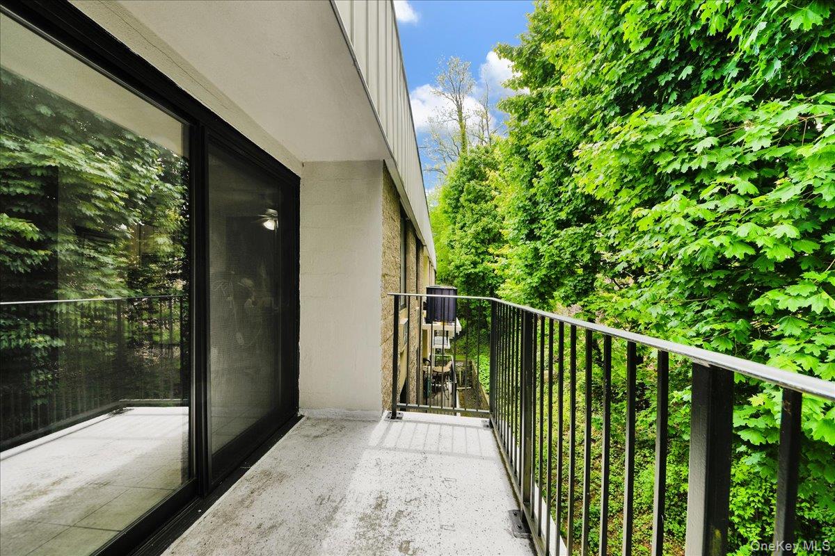 130 Colonial Parkway Unit: 4D