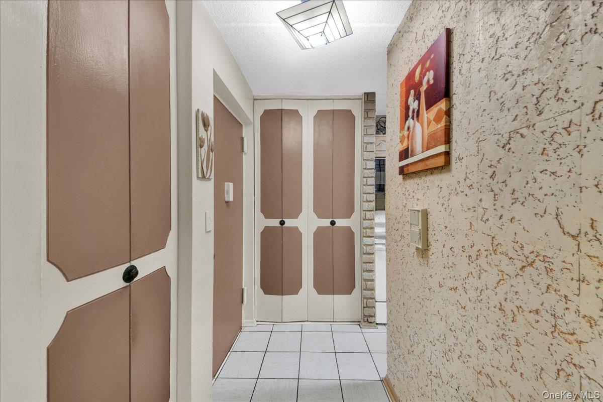 130 Colonial Parkway Unit: 4D