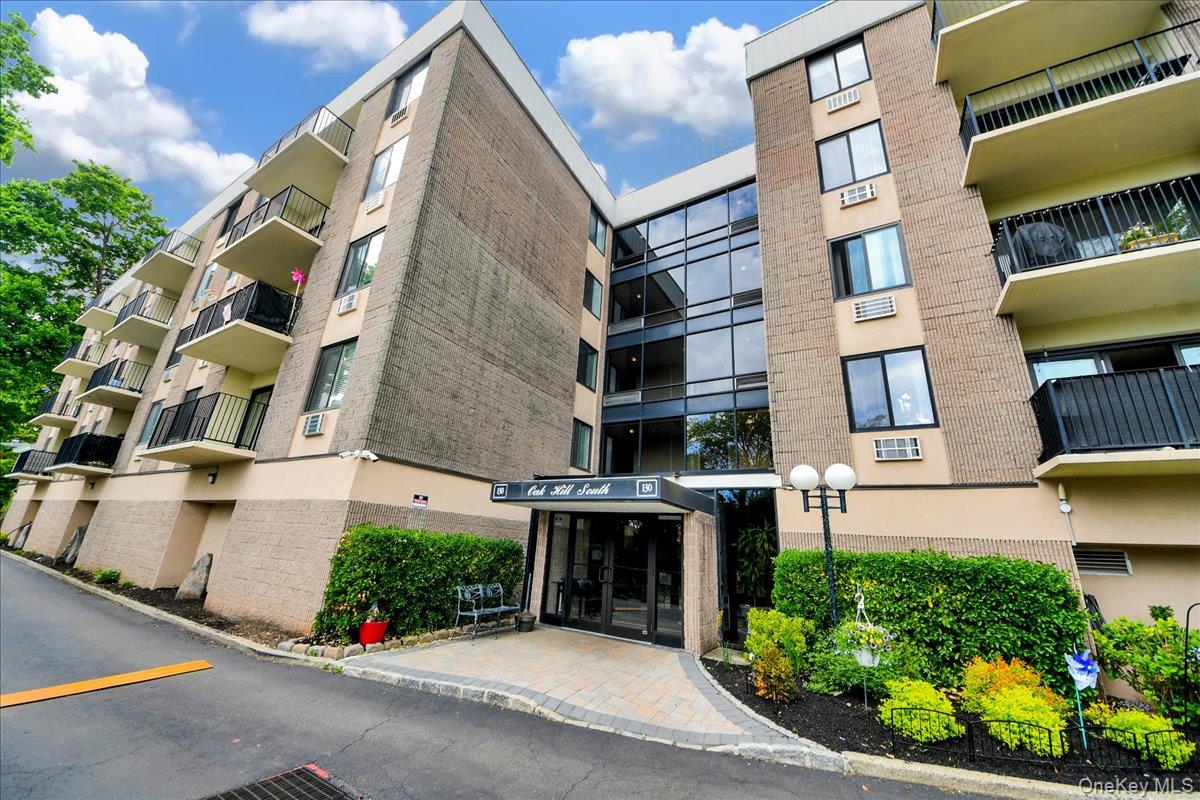 130 Colonial Parkway Unit: 4D