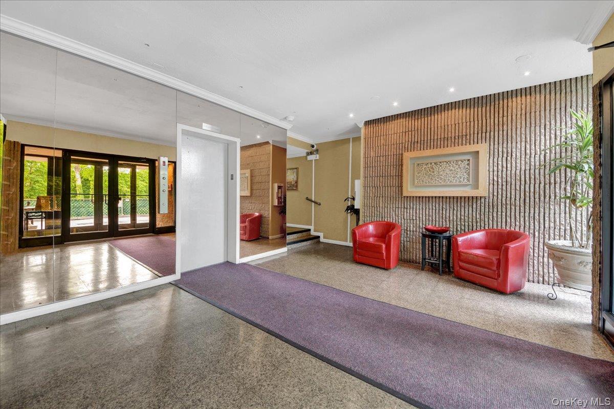 130 Colonial Parkway Unit: 4D