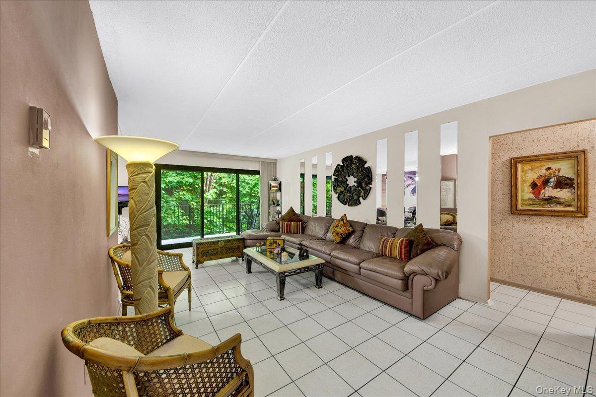 130 Colonial Parkway Unit: 4D