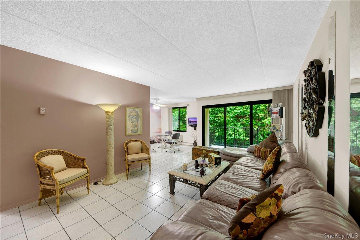 130 Colonial Parkway Unit: 4D
