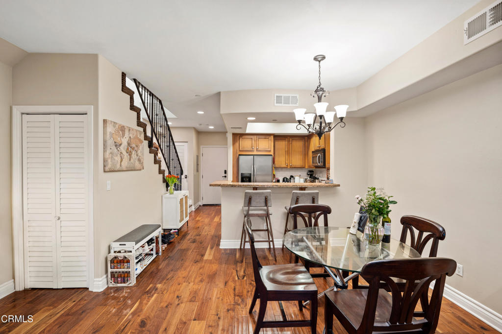 5753 White Oak Avenue 10