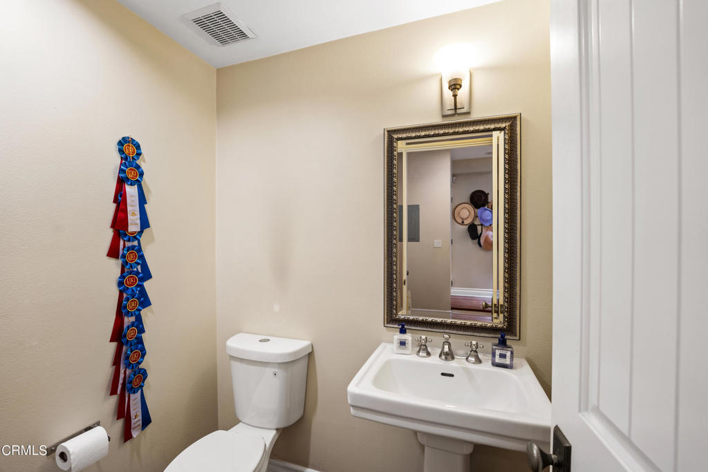 5753 White Oak Avenue 10