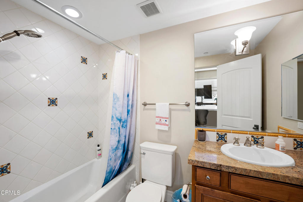 5753 White Oak Avenue 10