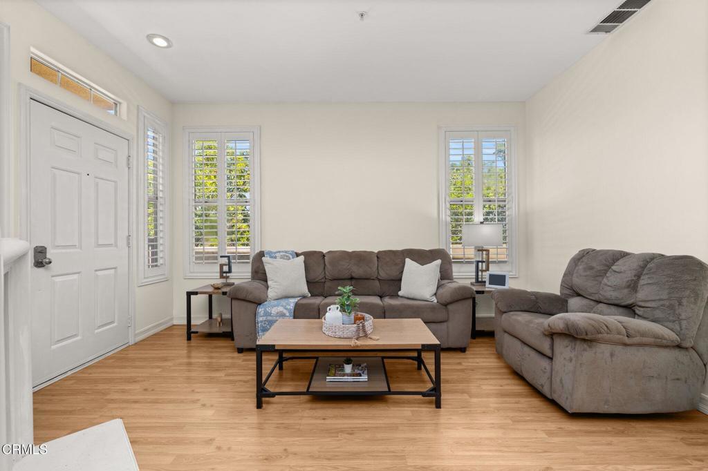 489 W Summerfield Circle