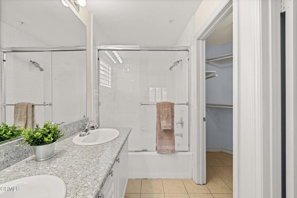 489 W Summerfield Circle