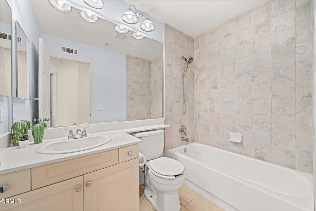 489 W Summerfield Circle