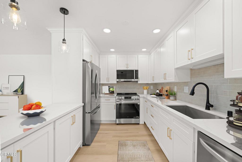 5300 E Atherton Street 2F