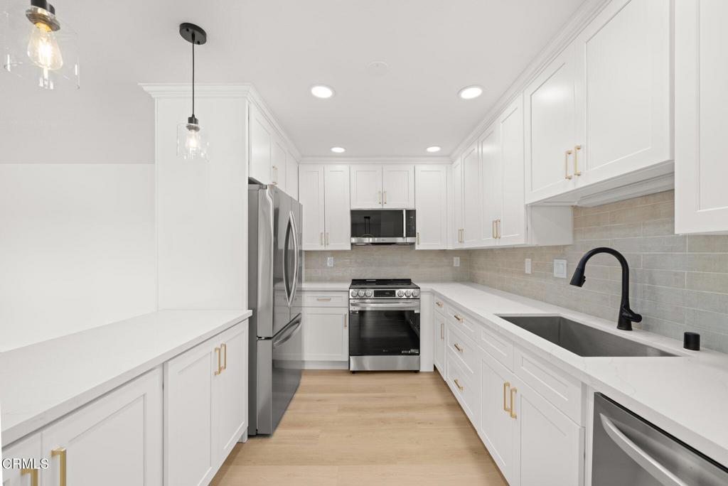 5300 E Atherton Street 2F