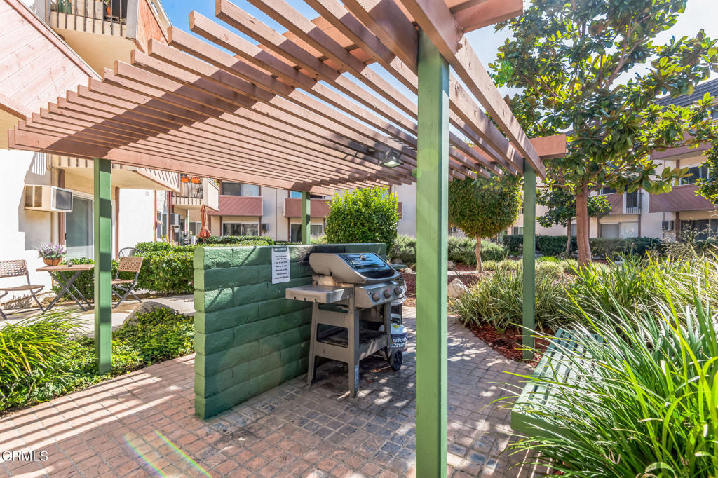 5585 E Pacific Coast Highway 132