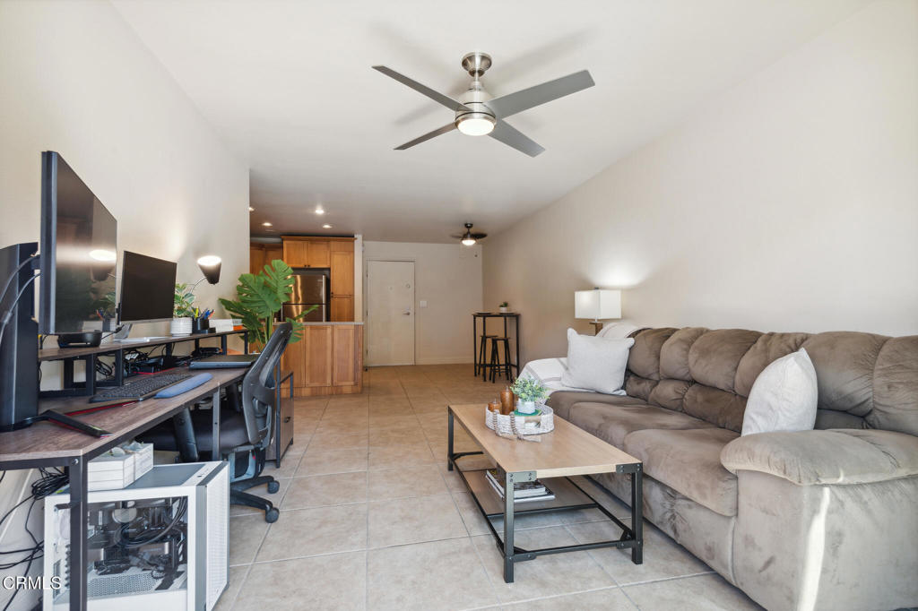 5585 E Pacific Coast Highway 132