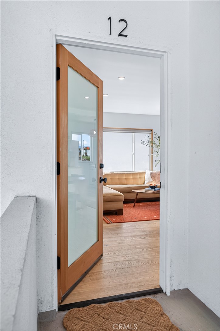 2135 Bellevue 12