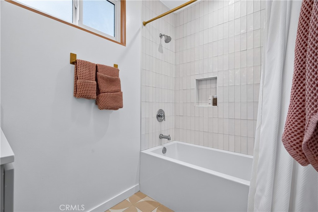 2135 Bellevue 12