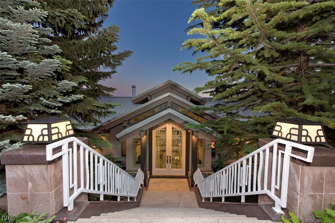 525 Fairview Boulevard