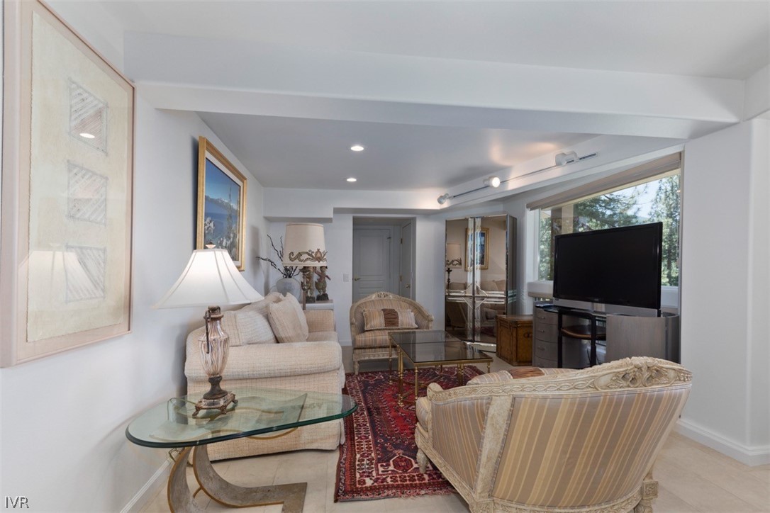 525 Fairview Boulevard