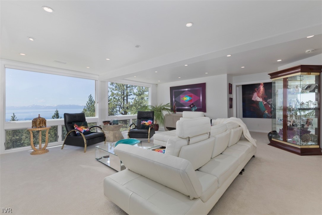 525 Fairview Boulevard