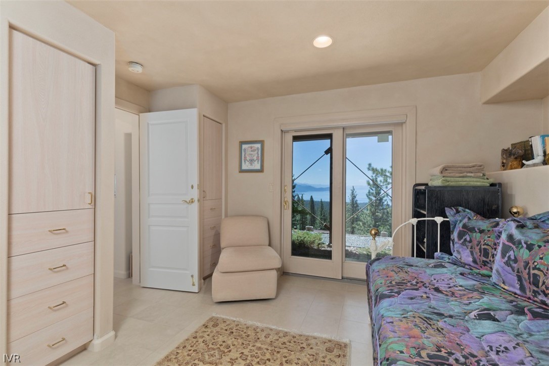 525 Fairview Boulevard