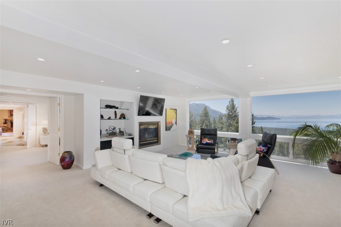 525 Fairview Boulevard