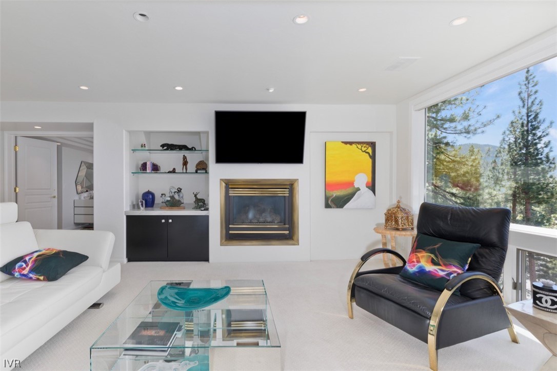 525 Fairview Boulevard