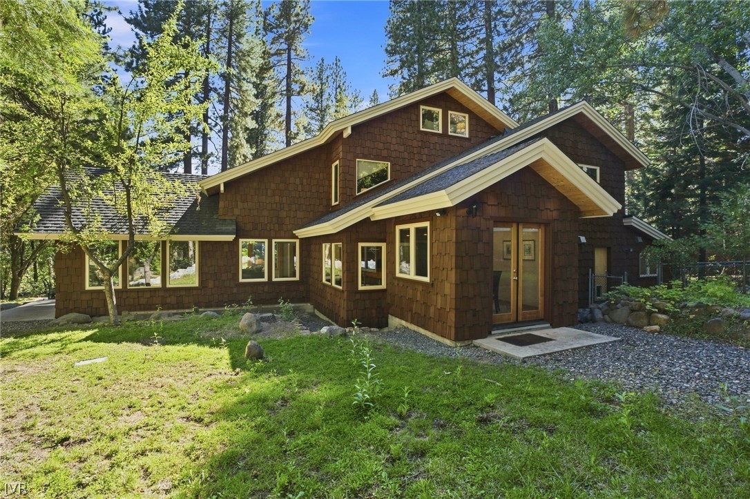 854 Lakeshore Boulevard