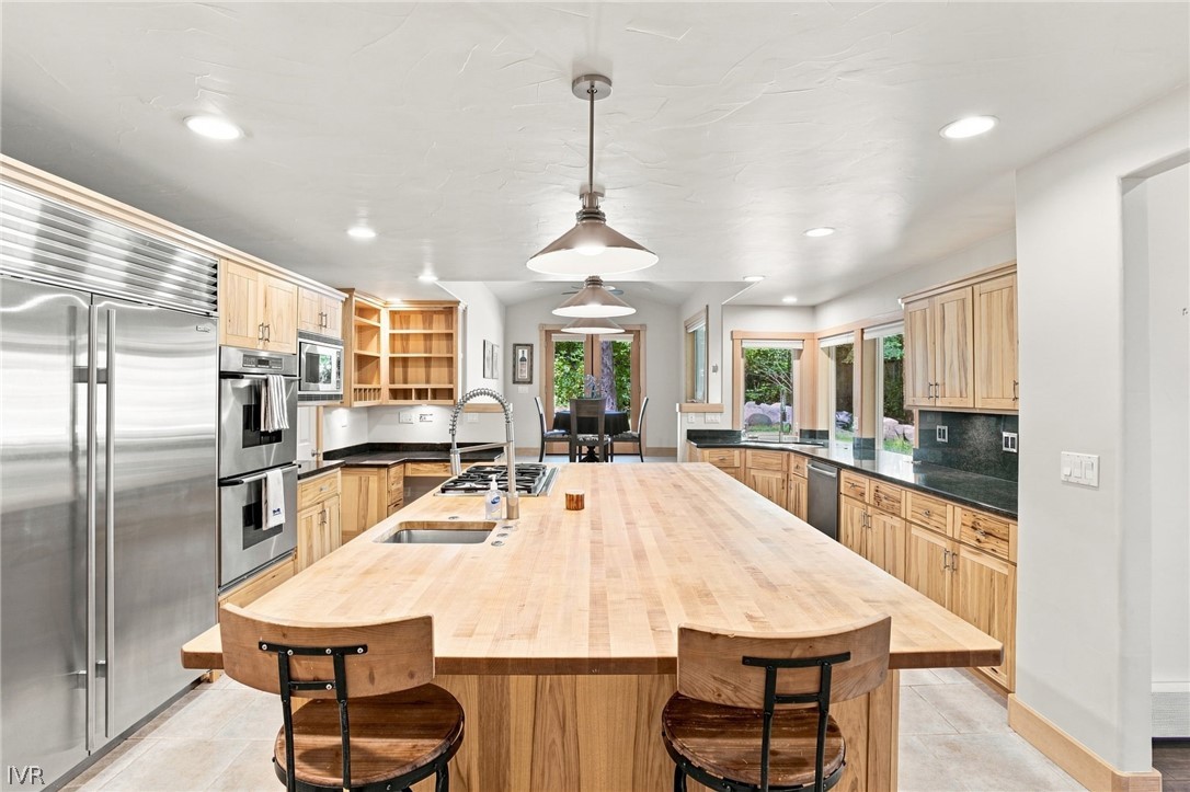 854 Lakeshore Boulevard