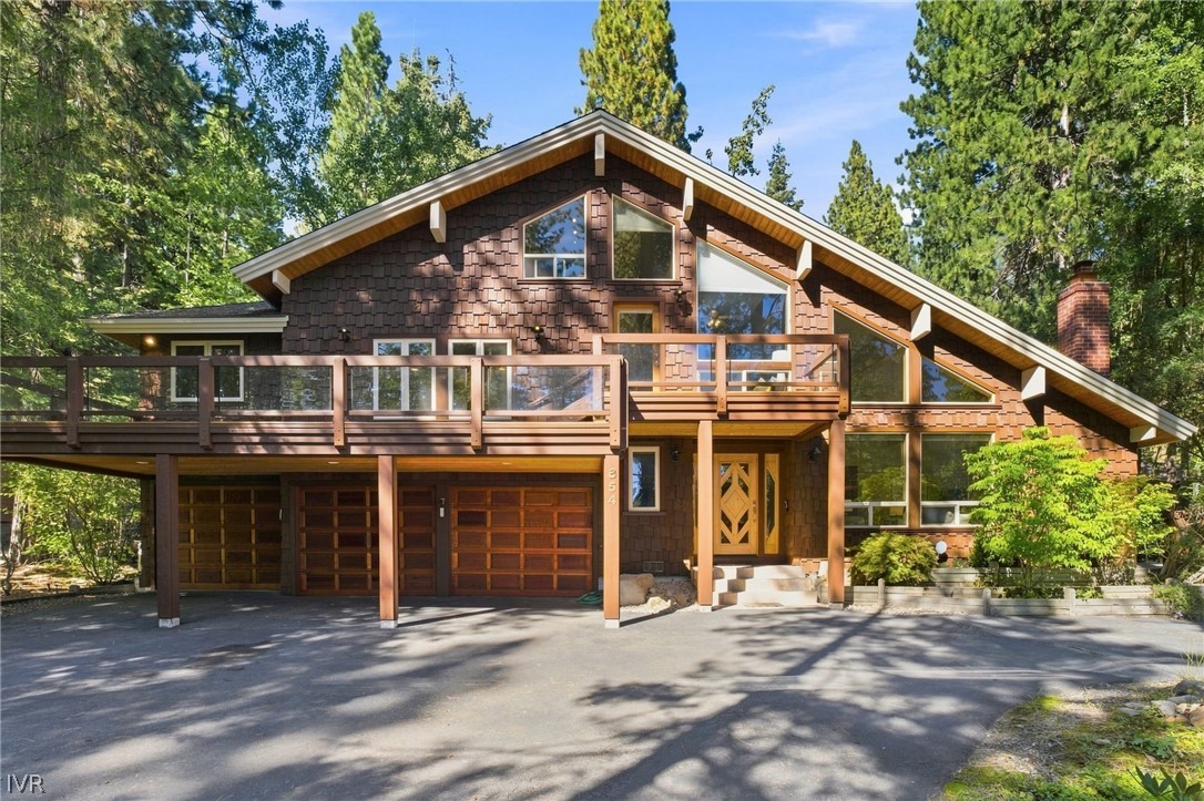 854 Lakeshore Boulevard