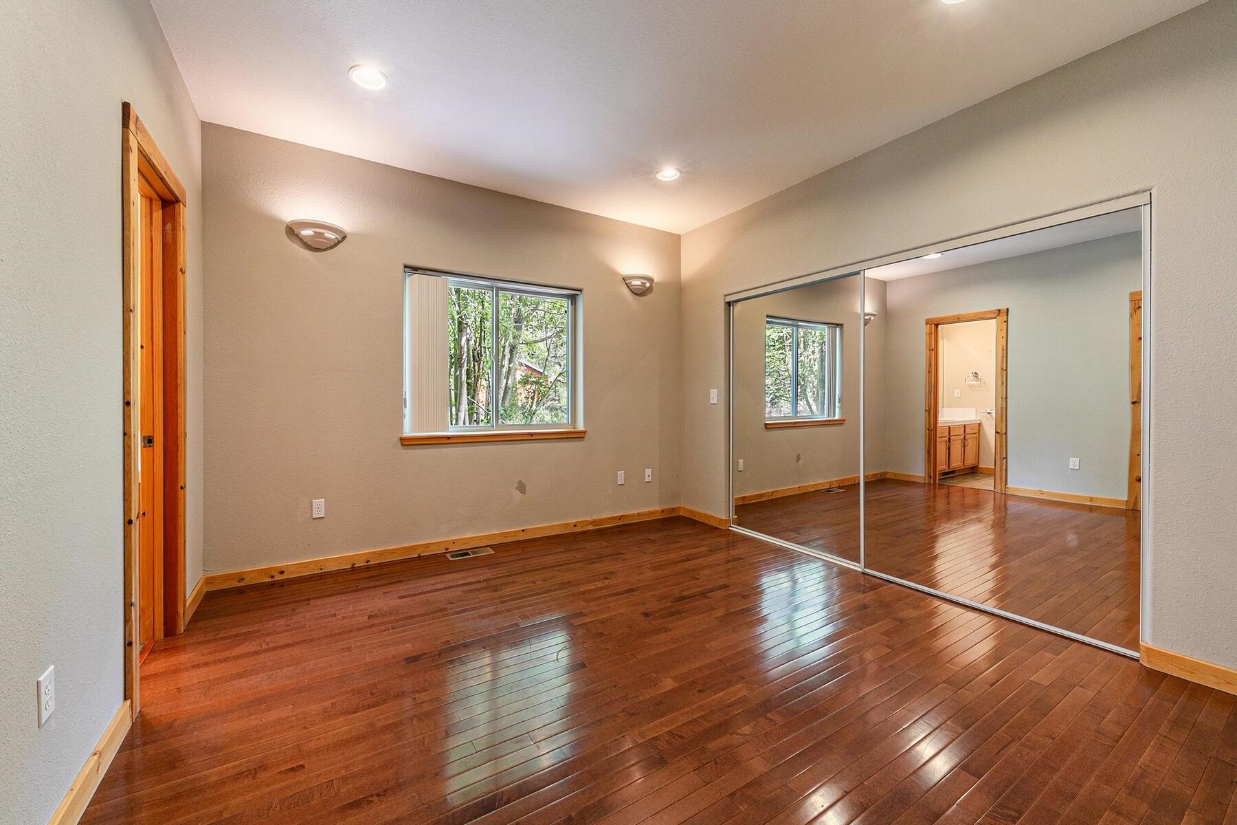 11431 Northwoods Boulevard Unit: 2