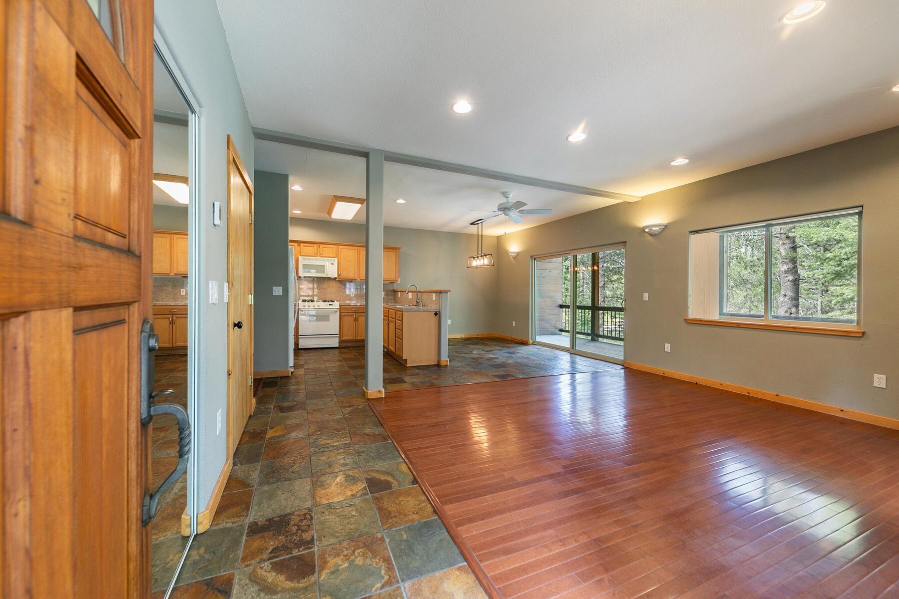 11431 Northwoods Boulevard Unit: 2
