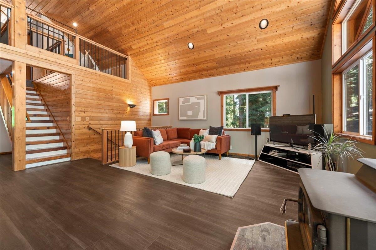 12480 Rainbow Drive