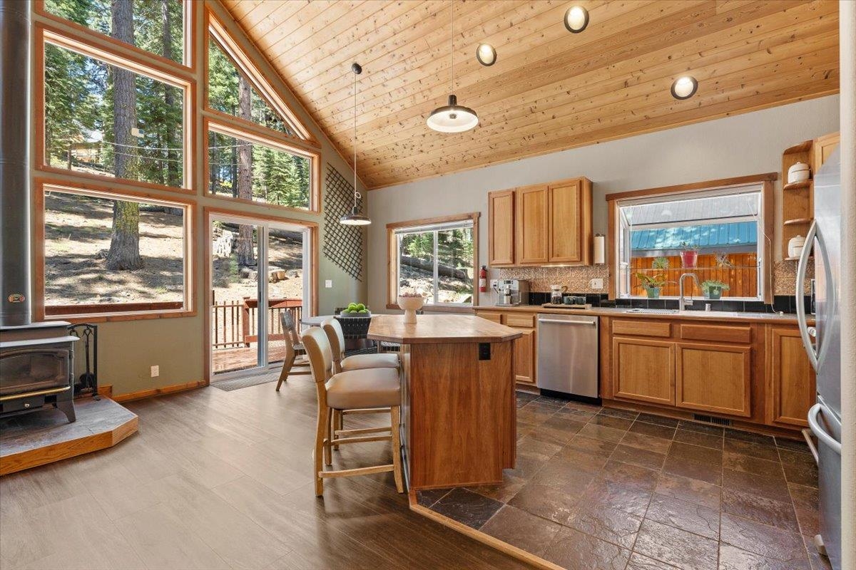12480 Rainbow Drive