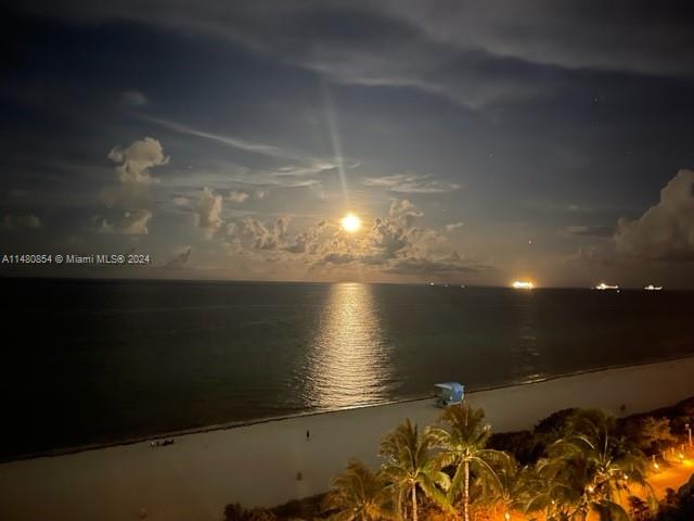 6767 Collins Ave # 909
